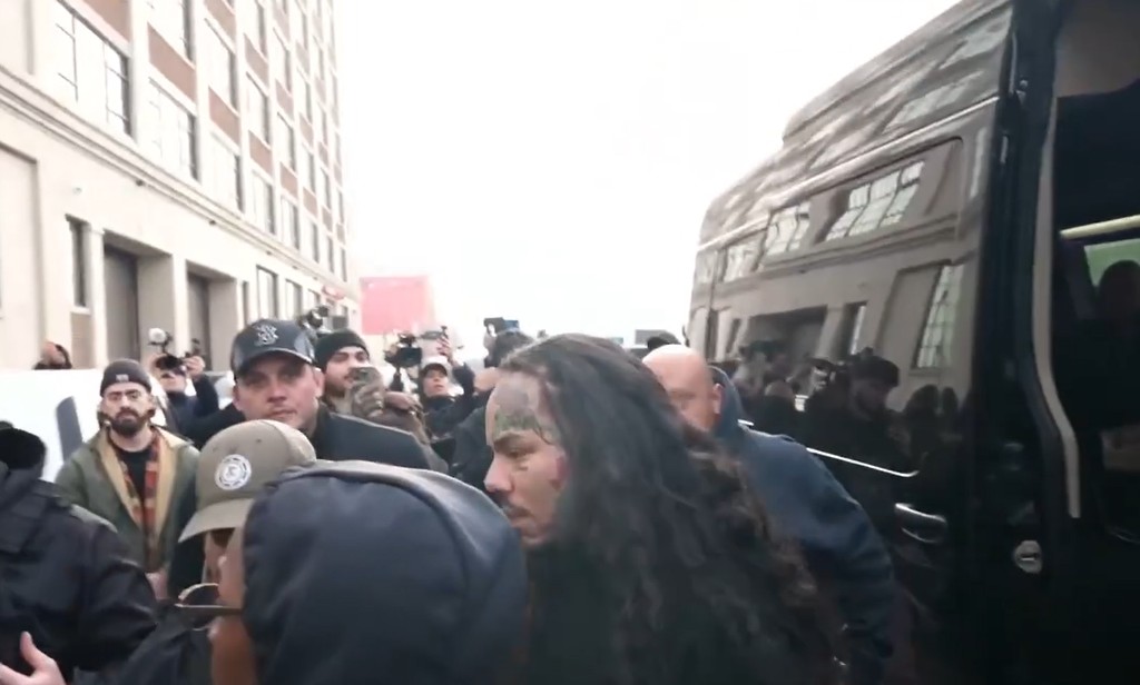 Радужный 6ix9ine снова в тюрьме на 3 месяца
