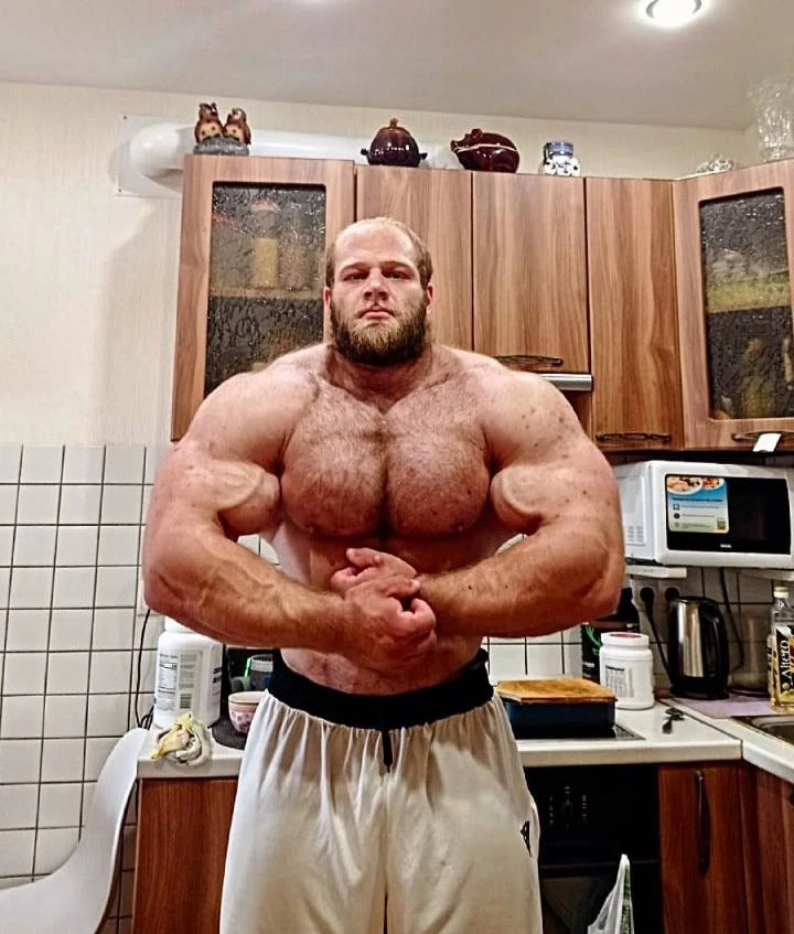 «Русский Халк» Андрей Смаев объявил об уходе после слива интимного видео