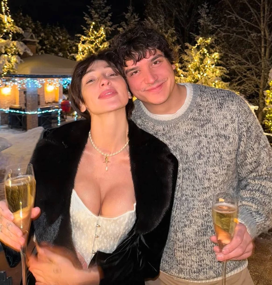 230 — Настя Ивлеева фото 18+