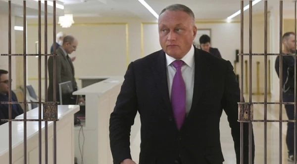 Сенатора Дмитрия Савельева арестовали на заседания Совета Федерации.