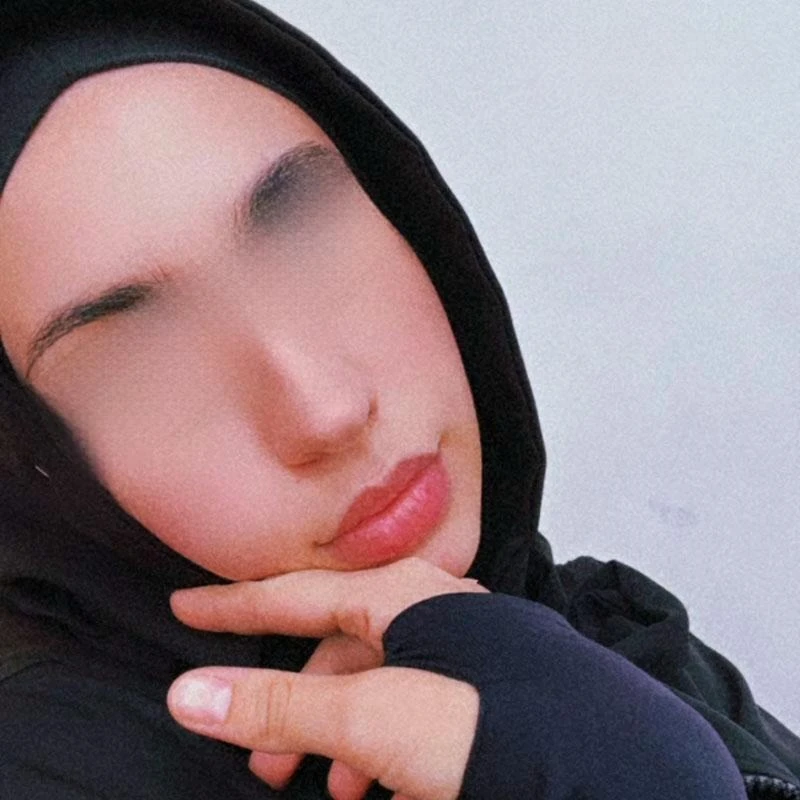 Россиян начали штрафовать за логотип Instagram* — у девушки ещё и забрали iPhone