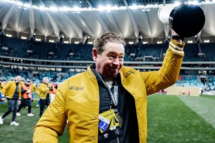 ⚽ Слуцкого снова выгнали из футбольного клуба..