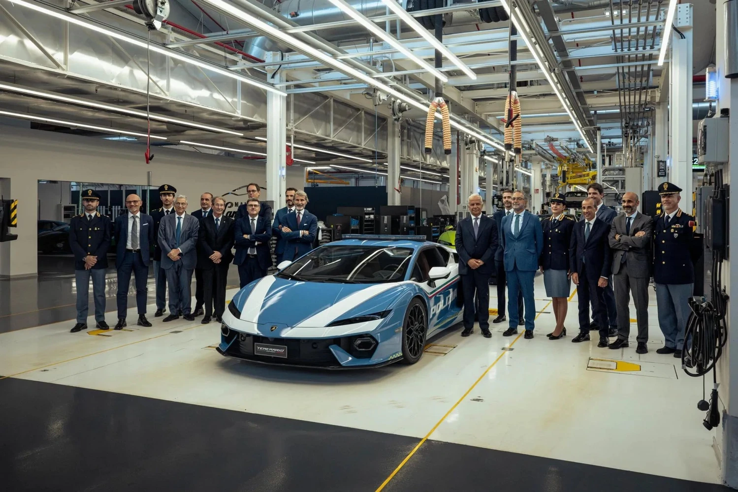 Полиции Италии выдали Lamborghini на 907 л.с.
