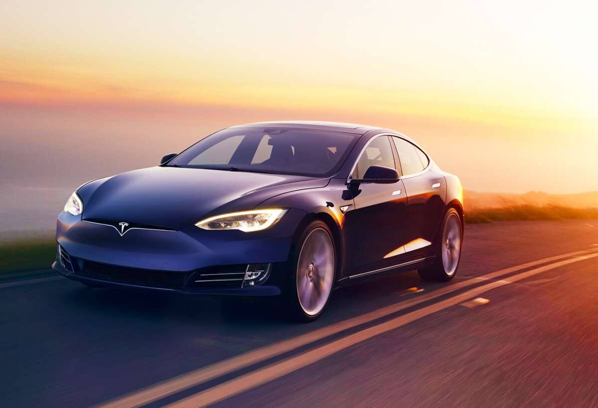 Tesla снова сбила «человека» на тестах