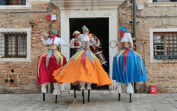 Итальянцы открыли новый сезон Венецианского карнавала