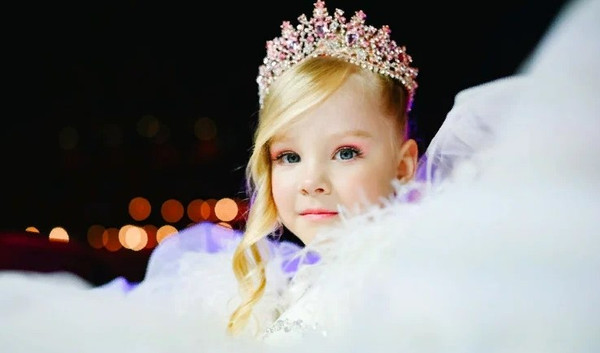4-летняя девочка из Приморья оказалась лучшей на международном конкурсе красоты